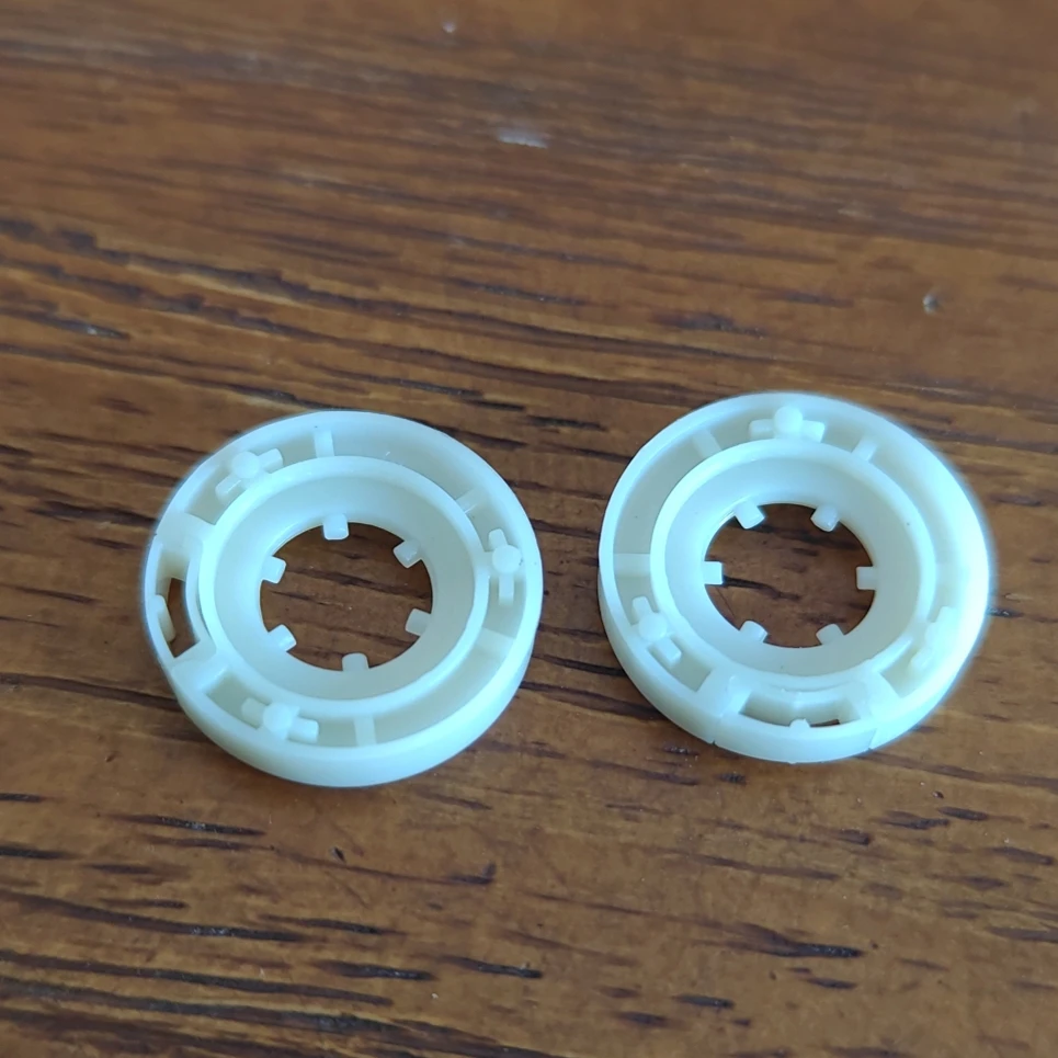 Metal Reel For Homemade Reel To Cassette Tape Pack of 4 Reels + 2 Creamy White Supply Wheel