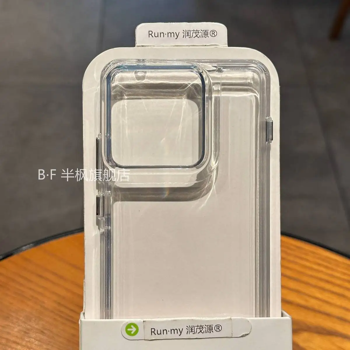 Luxury Transparent Acrylic Back Cover with Fall Protection for Moto Signature Edge 70 Ultra