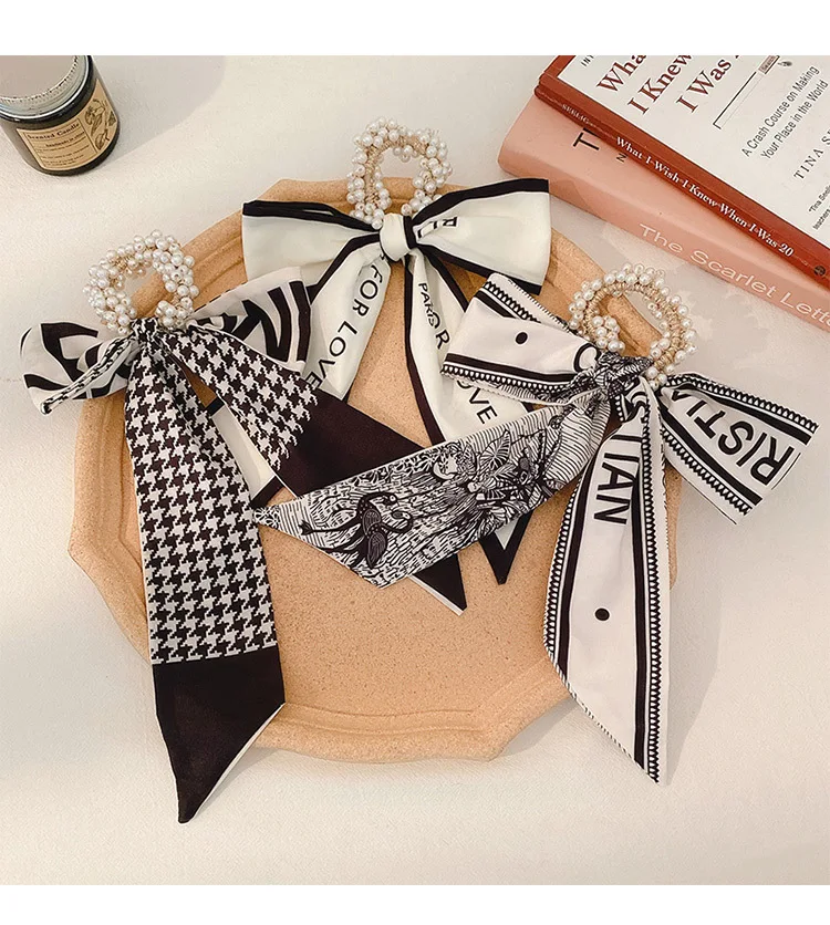 Fashionable looks with hair band