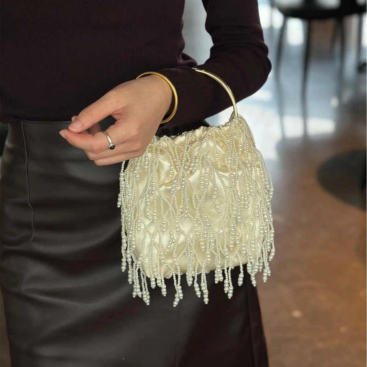 Women's Hand Woven Beaded Pearl Evening Bag Luxury Design Irregular Fringe Silk Satin Underarm Bag Party Wedding Clutches Female