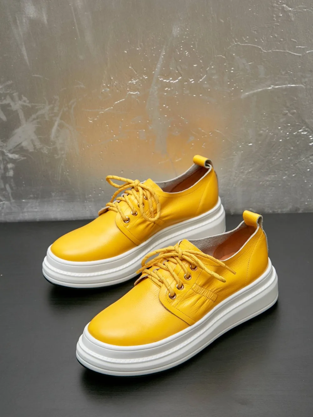 Krazing Pot Soft Natural Leather Round Toe High Bottom Lace Up Sneakers Solid Concise Style Leisure Women Vulcanized Shoes L26