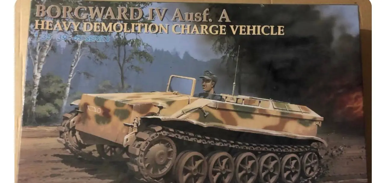 

DRAGON 6101 1/35 Borgward IV Ausf.A Heavy Demolition Charge Vehicle