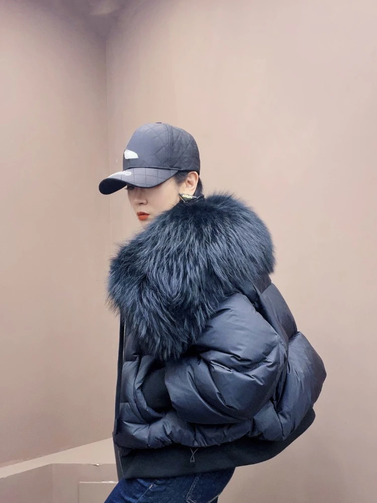 여성용 2023 겨울 퍼퍼 재킷, 대형 리얼 너구리 모피 칼라, 짧은 여성 파카, 두껍고 따뜻한 90% 구스다운 코트