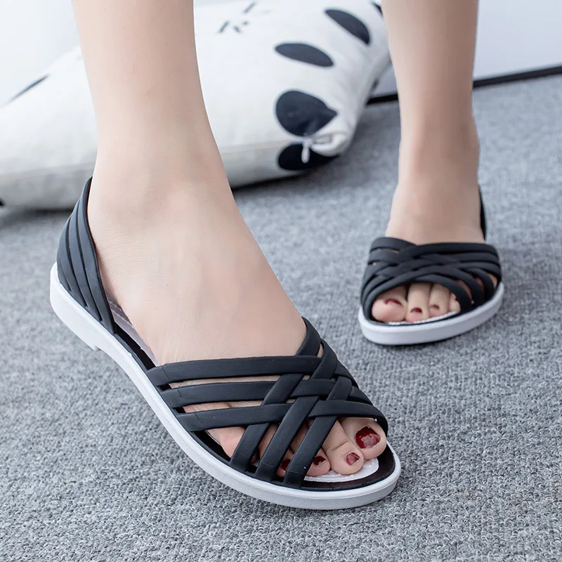 

Sandals 2023 Summer New Hollow Out Beach Shoes Fashion Outdoor Jelly Sandalias Mujer Flat Casual Comfortable Soft Sole Mom Shoes