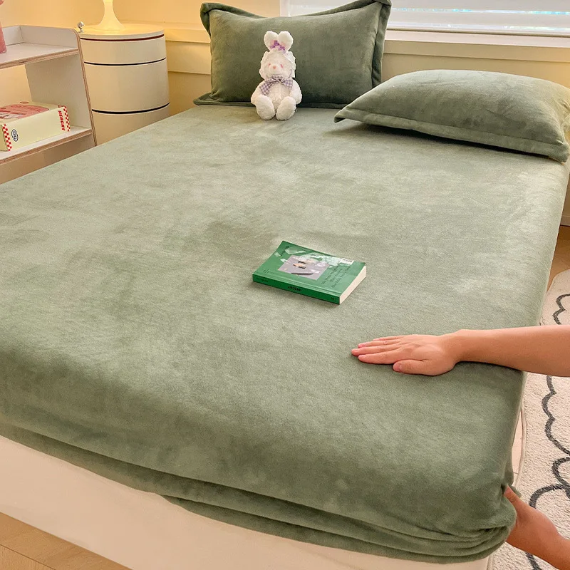 Thickened warm milk velvet bedsheet winter single bed cover mattress cover non slip bed 420