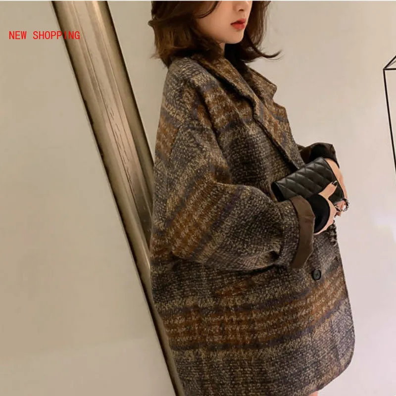 

Winter Korean Overcoat Women 2021 Vintage Woolen Loose Coats Female Elegant Plaid Jacket Double Breasted Turn-down Collar Coat
