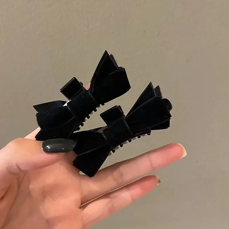 2pcs Black Bow Small Grab Clip Women's Autumn And Winter Vintage Velvet Bangle Clip Hair Style Princess Hair Headwear hair clips