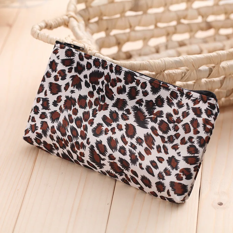 2color Fashion Leopard Print Polyester Bag Stylish Woman Pouch Cosmetics Storage Case Desk