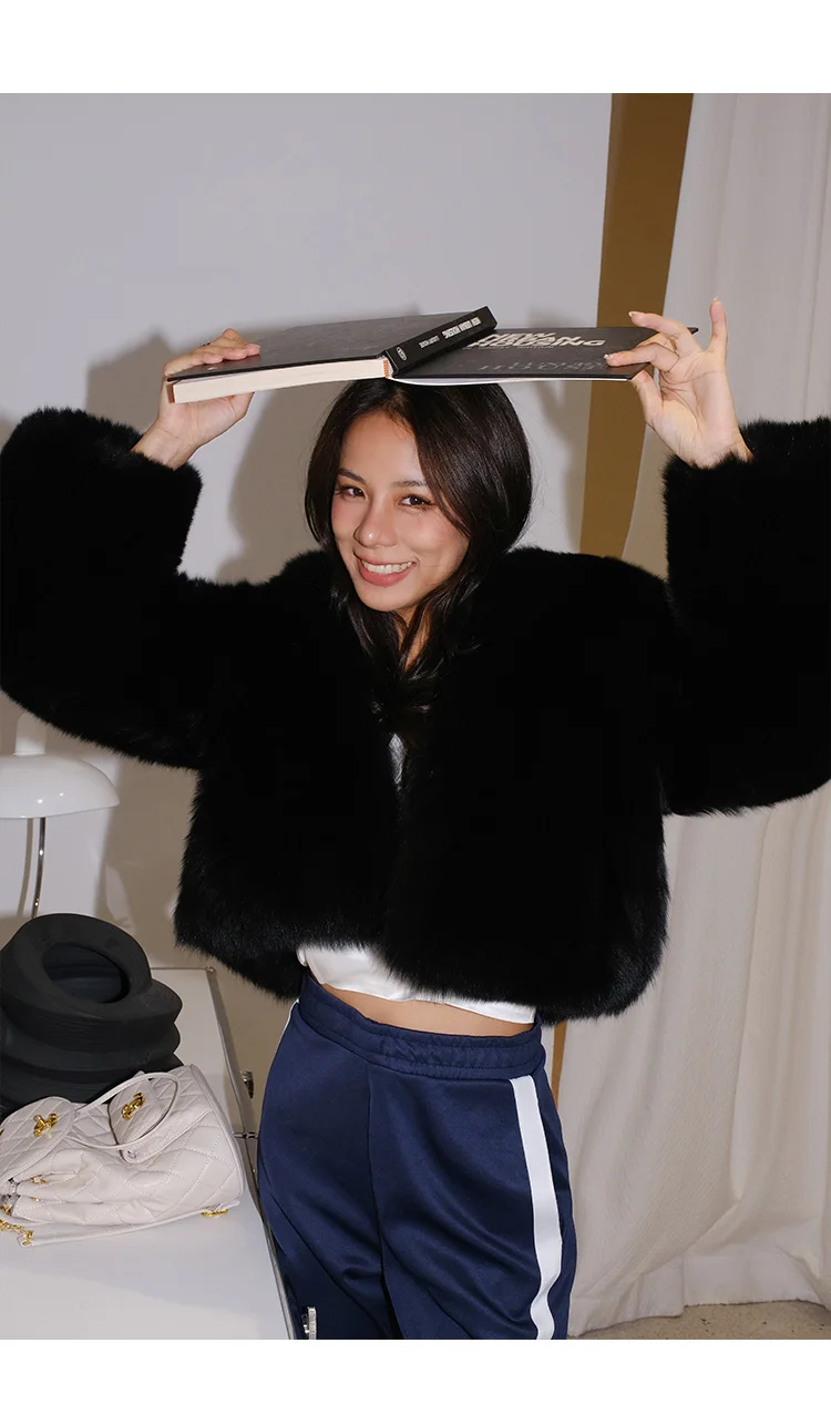 Ladies Short Fox Fur Coat Multicolor Coat Young Fashionable Age Reduction