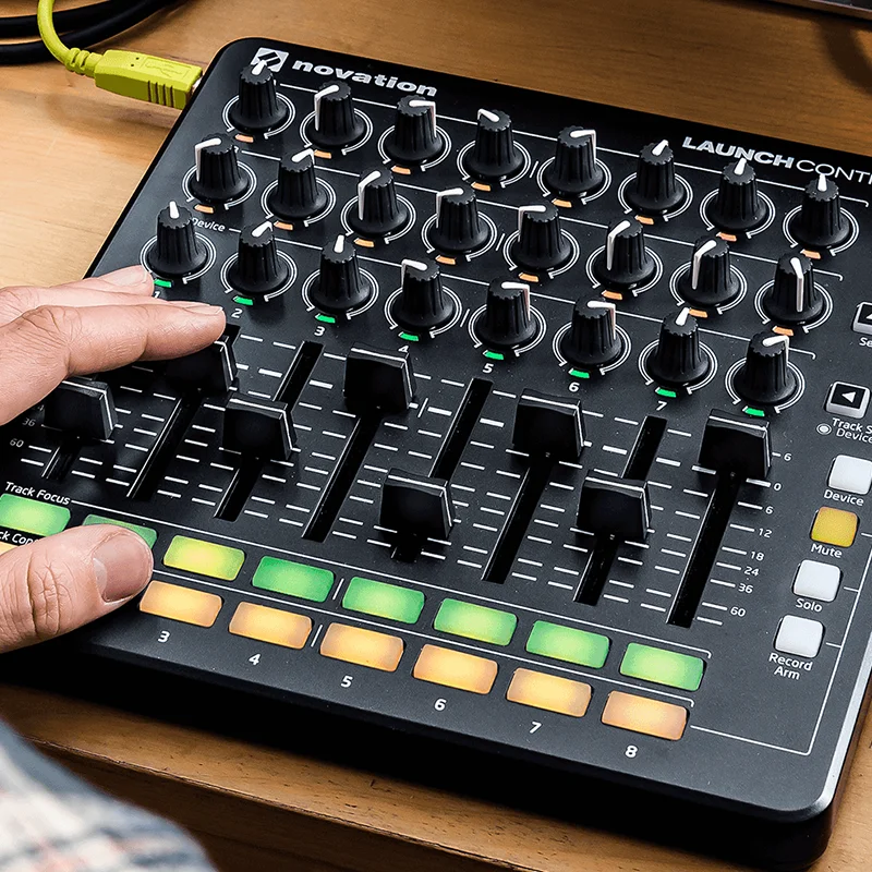 

Миди-контроллер инновации Launch Control XL MK2, микшерная консоль