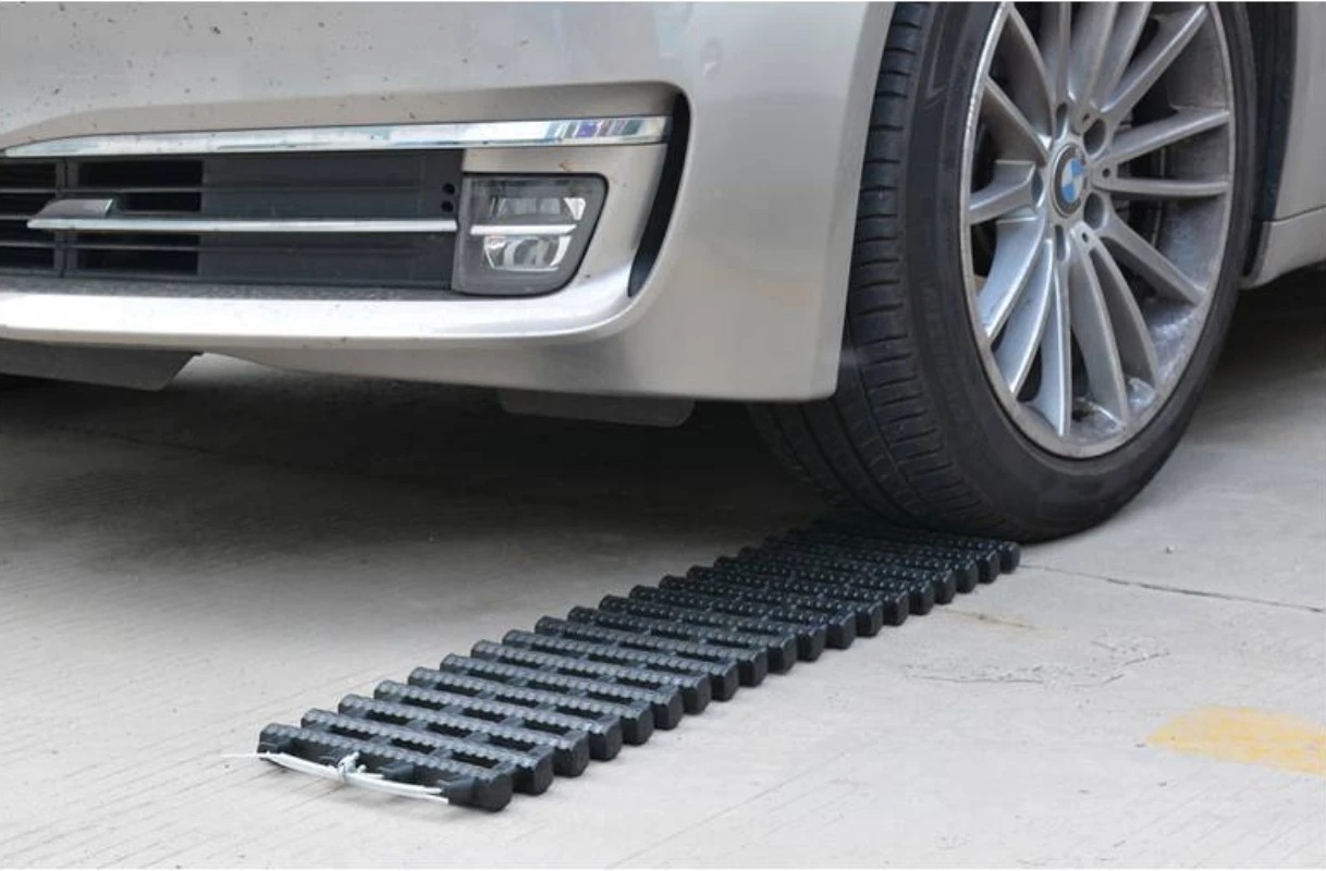 Car Anti-Slip Pad Tire Anti-Slip Skid Plate Snow Sand Ice Escape Plate Snow Traction Assistance Emergency Rescue Track
