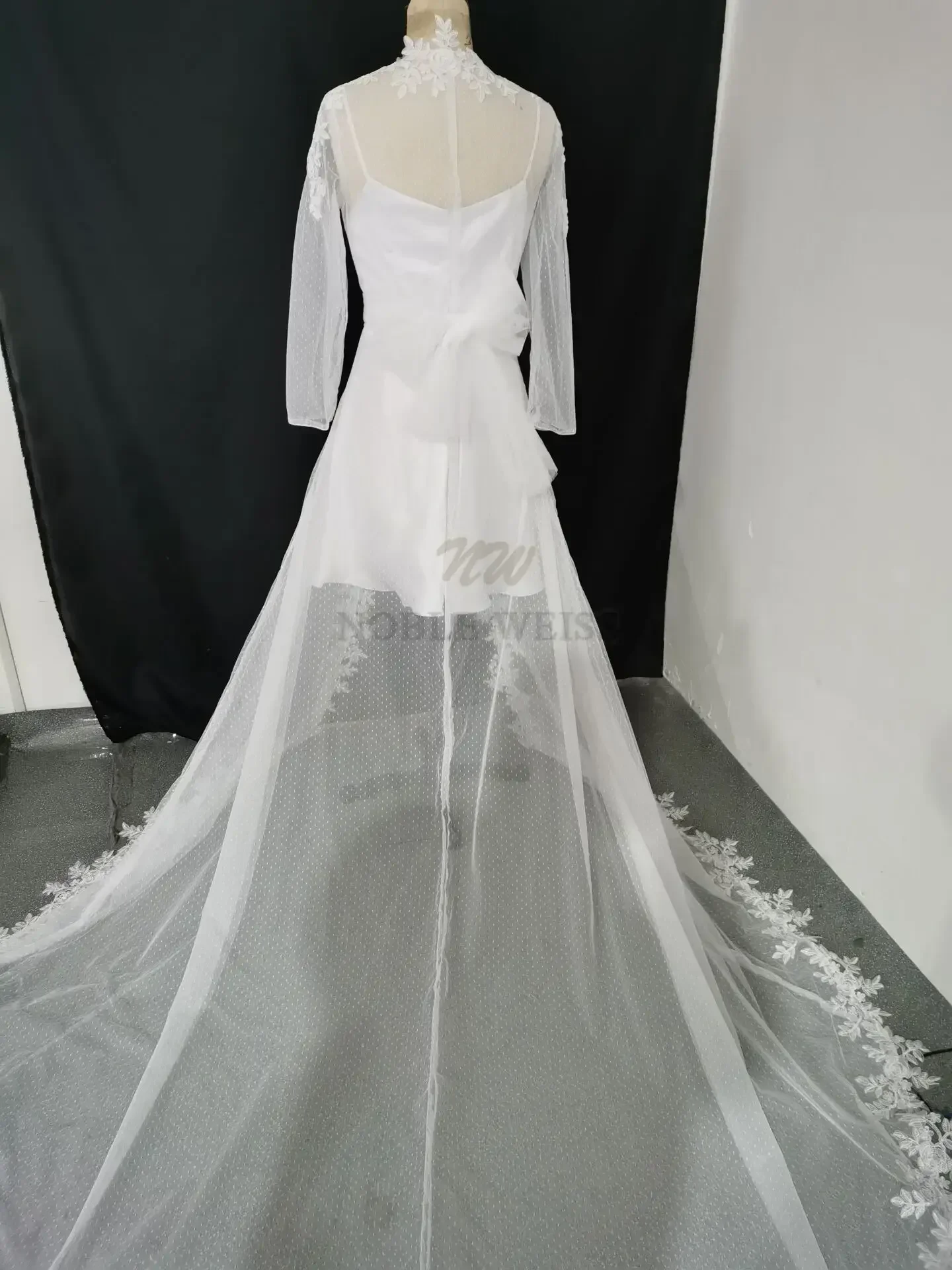 Chaqueta de novia de tul con puntos, abrigo de boda de manga larga, capas  de boda con tren de barrido, chaqueta Bolero envolvente, bata de boda de  encaje, encogimiento de hombros de, image size:1440x1920