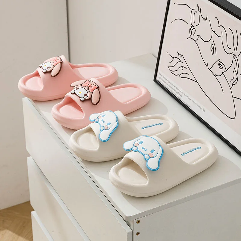 Family Slippers Cute Soft Lightnes Cloud Like In Door Slides Kuromi My Melody Pochacco Sweet Shoes For Kids EVA 4