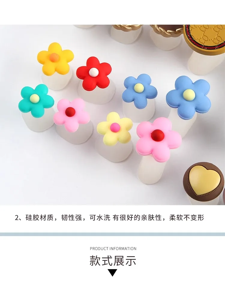 *Nail art, silicone finger splitter, toe splitter, foot cotton, small daisy, toenail nail art tool.