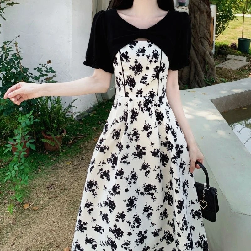 

2024 New Summer Oversized Elegant Fashion Chic Harajuku Women Korean Style Aesthetic Print Casual O Neck Short Sleeve Dresses