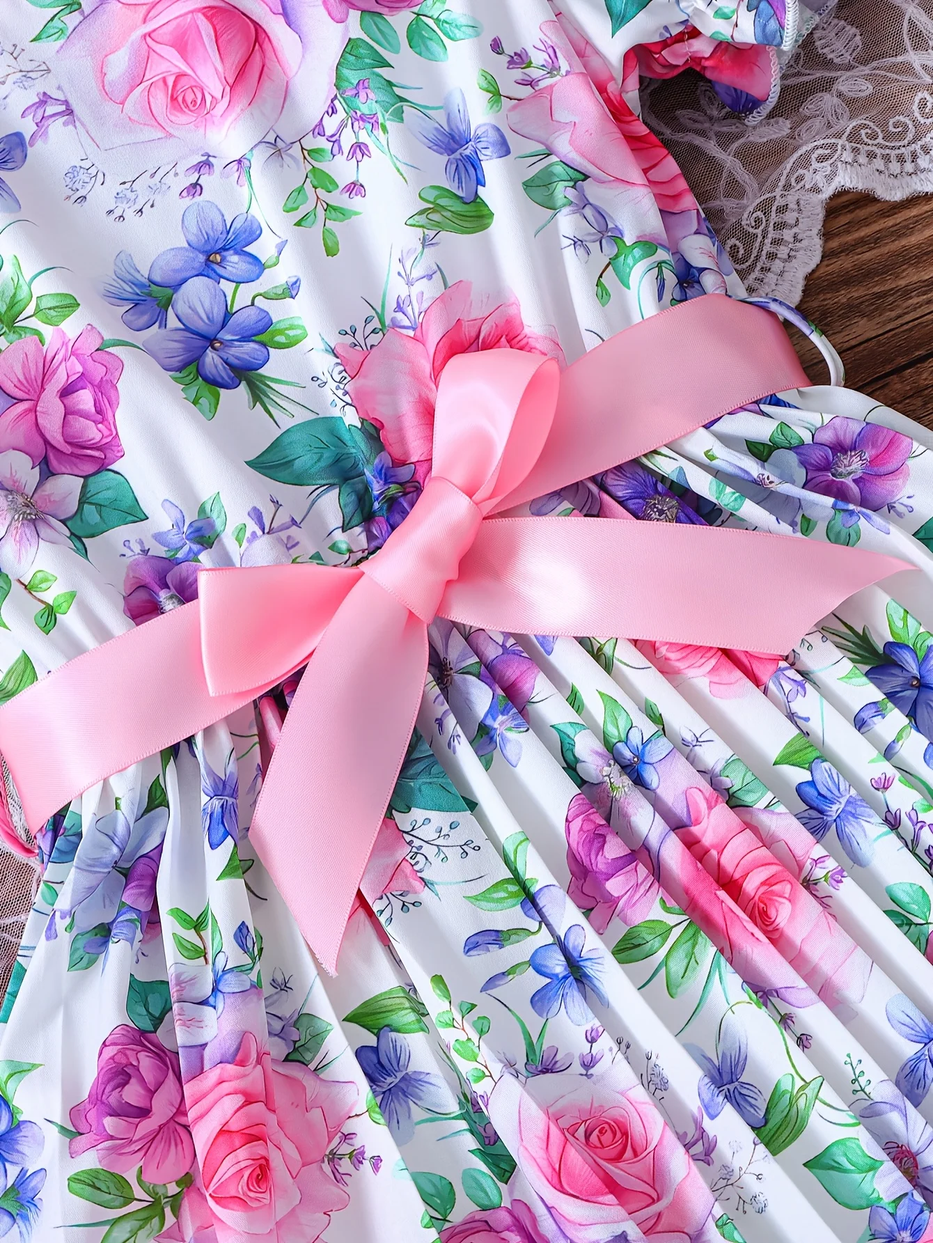 فستان بناتي صيفي بنمط زهور لطيف بأكمام منتفخة وحزام مطوي مناسب للخروج والعطلات والحفلات والمناسبات المختلفة