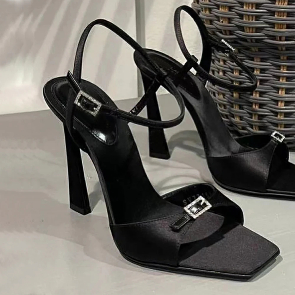 

Новые черные пикантные туфли на высоком каблуке для весны и лета 2023 женские атласные сандалии на тонком каблуке