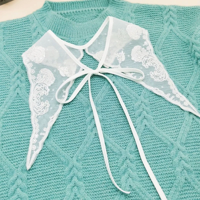 

2XPC Lace Shawl Embroidery Fake Collar Female Shirt False Collars Ladies Detachable Half Shirt Lapel Blouse Wrap Decoration
