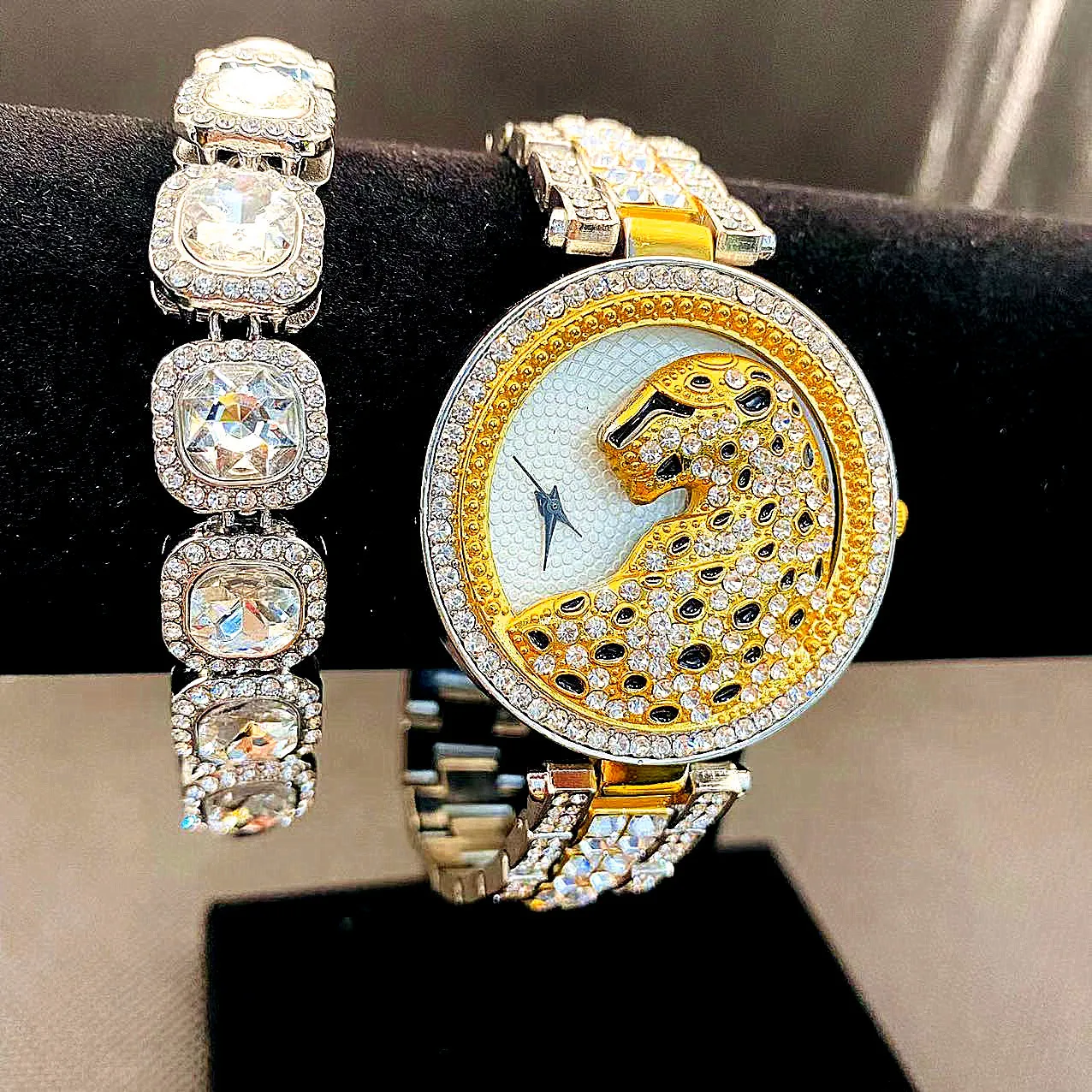 2pcs Iced Out Watch for Women Bling Bling Bracelets Fashion Leopard Watch Luxury Diamound Watches Women Jewelry Set Reloj Mujer