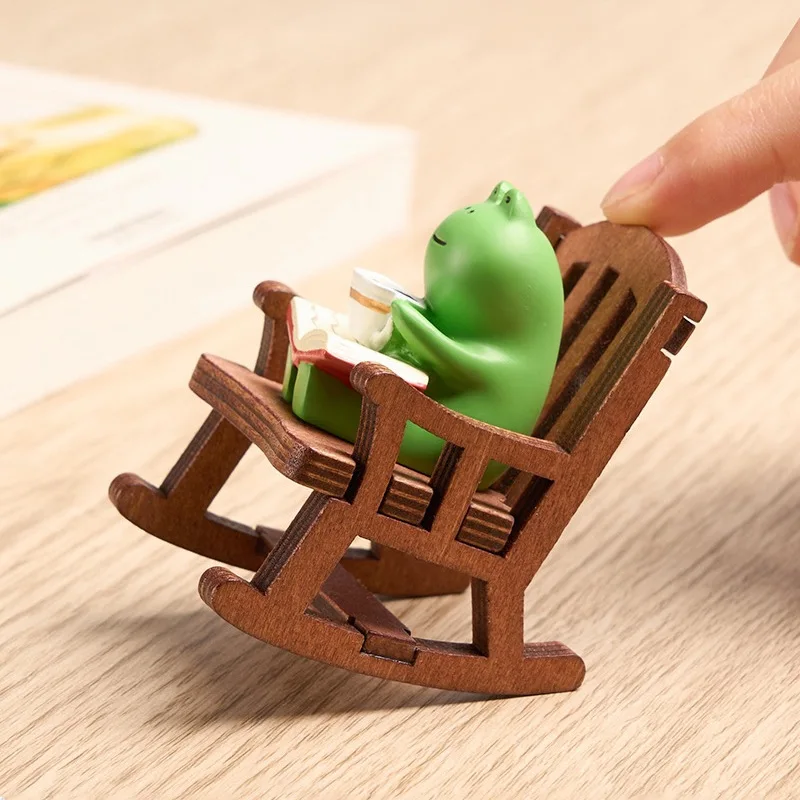 Retro and nostalgic animal rocker chair resin miniature decoration.