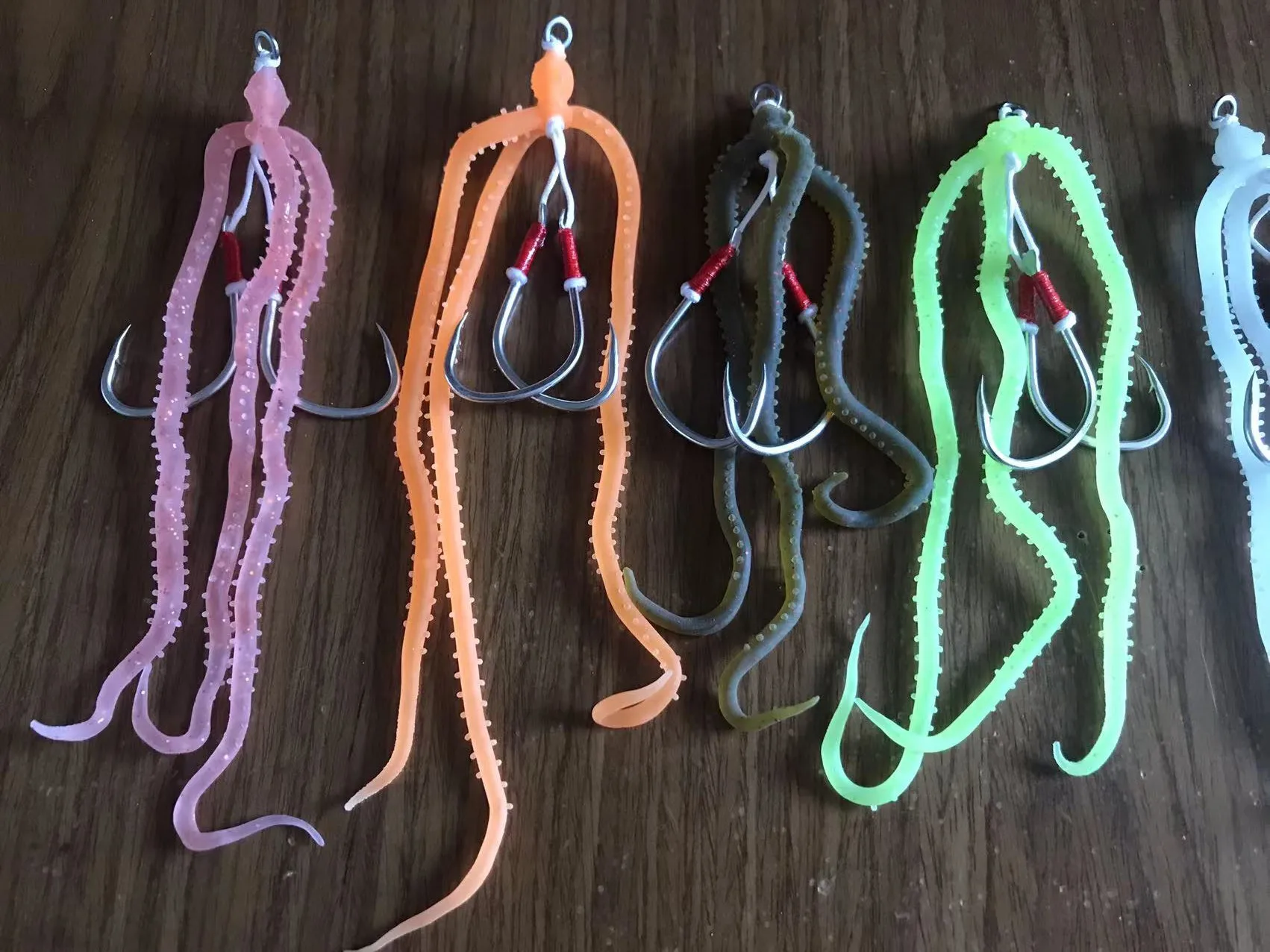 

20pcs Size 3/0 Snapper skirt Silicone Skirt with bell Rubber jig skirt hooks Assist hook jigging hook sea fishing hook Jig head