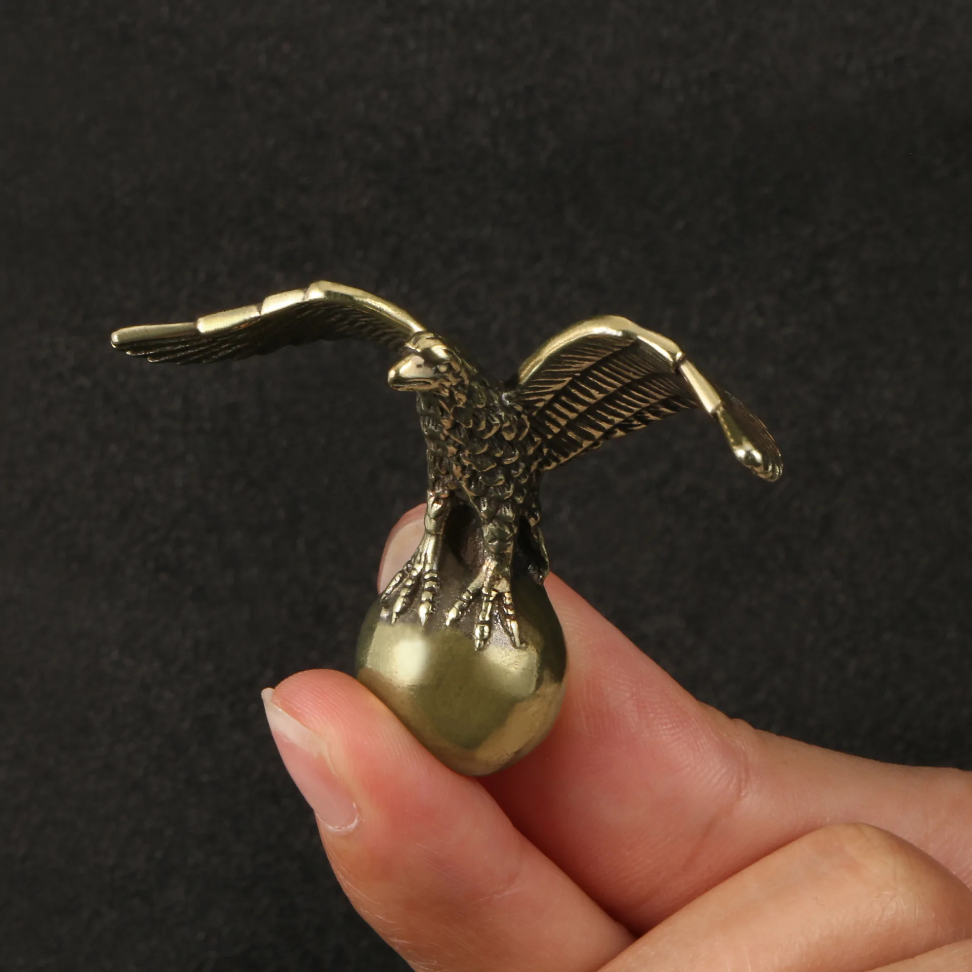 

Brass Eagle Spreading Its Wings Figurines Miniatures Crafts Desktop Ornaments Desk Living Room Home Decoration Accessories Gift