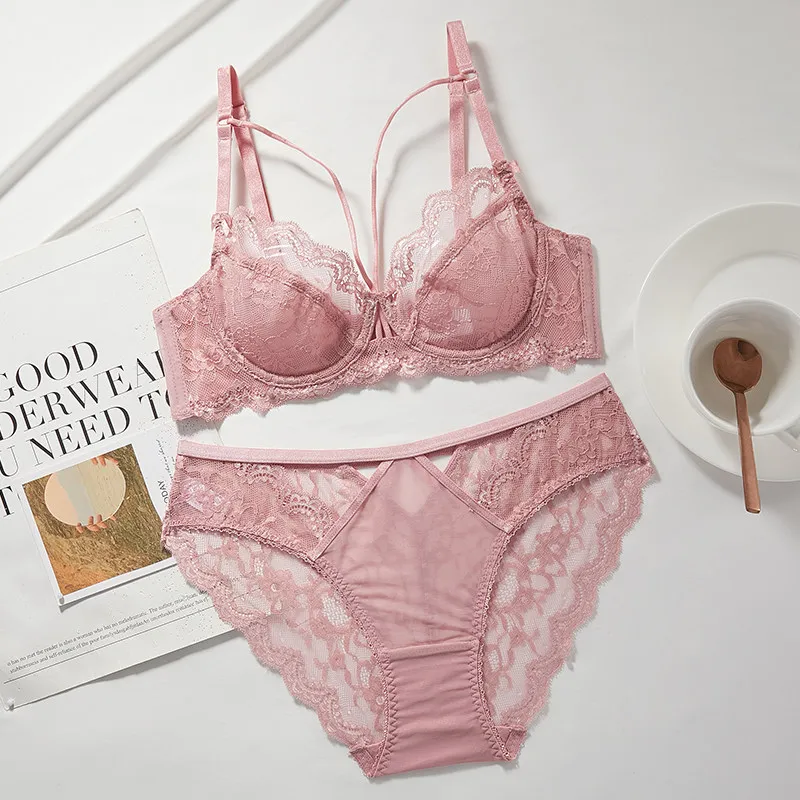 Ensemble de lingerie ultra-fine en dentelle pour femme, soutien-gorge doux à armatures avec effet push-up, conçu pour minimiser l'apparence du buste et prévenir la fléchissement