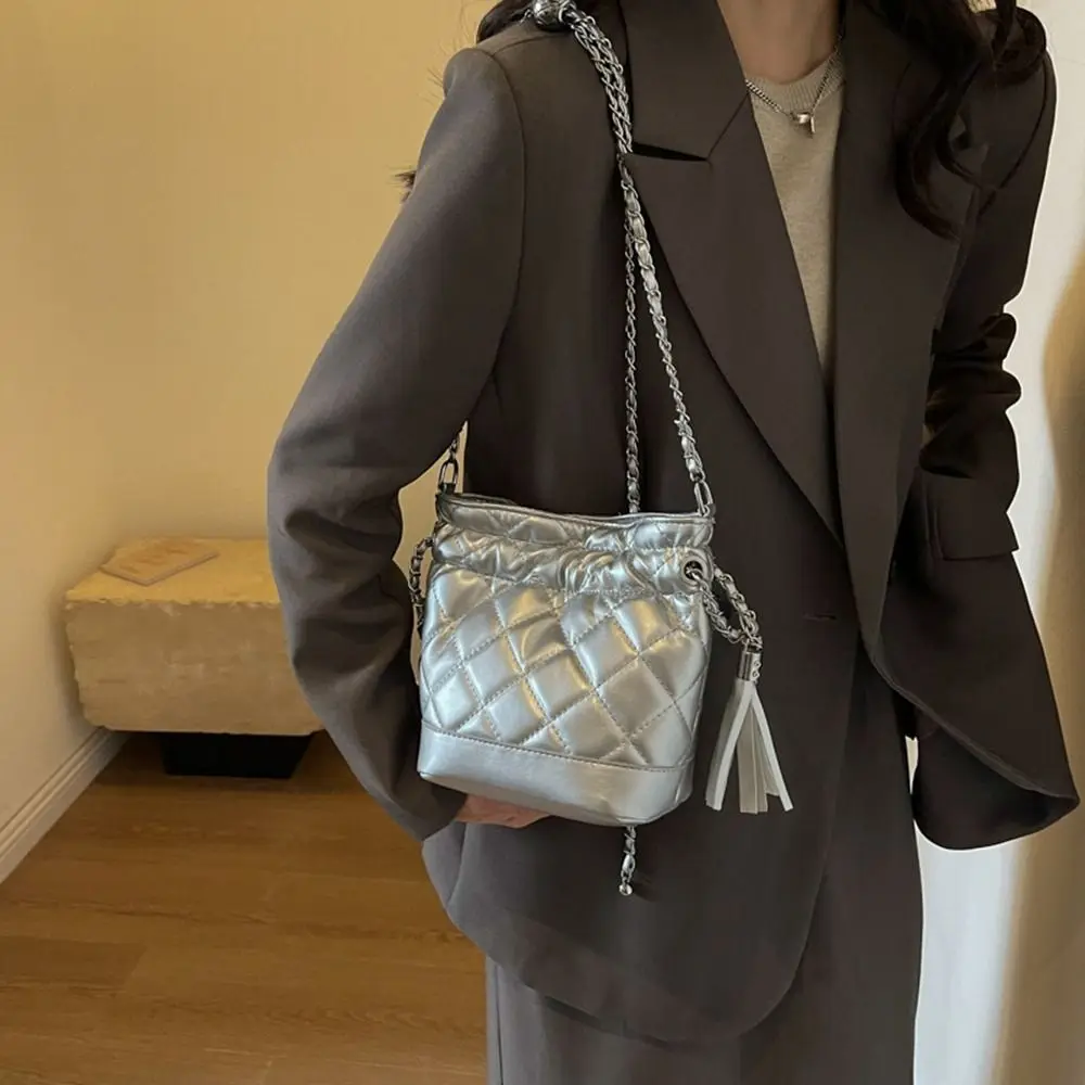 

Сумка на плечо в ромбическую клетку с кисточкой, простой серебристый Женский мешок-ведро на шнурке, дорожная кросс-боди сумка в клетку