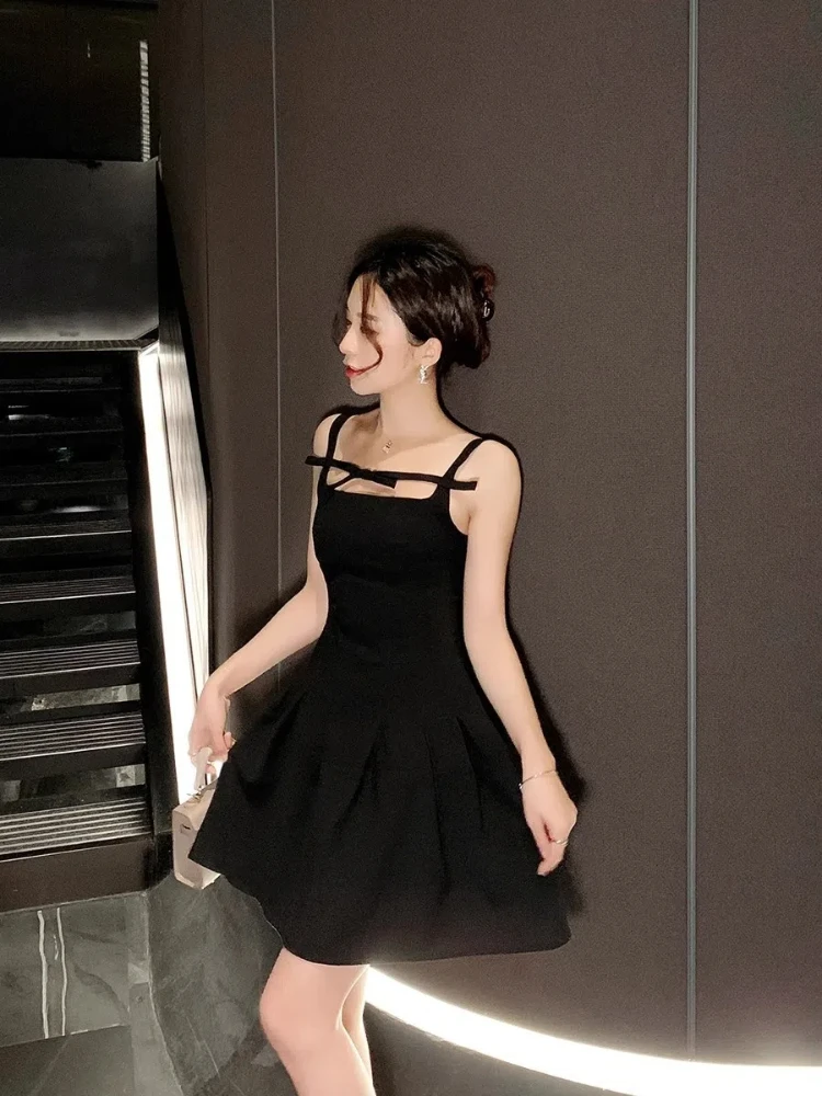 2024 Summer New Hepburn Style Bow Slim Fit Slim Slim Hanging Dress