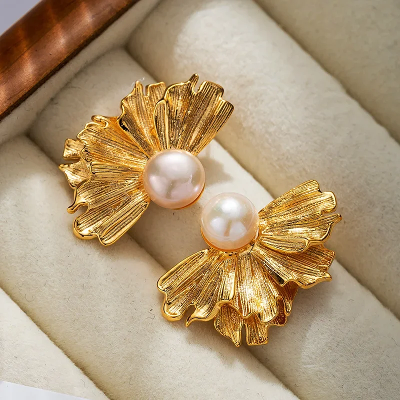 

Light luxury medieval vintage natural freshwater pearl earrings for women