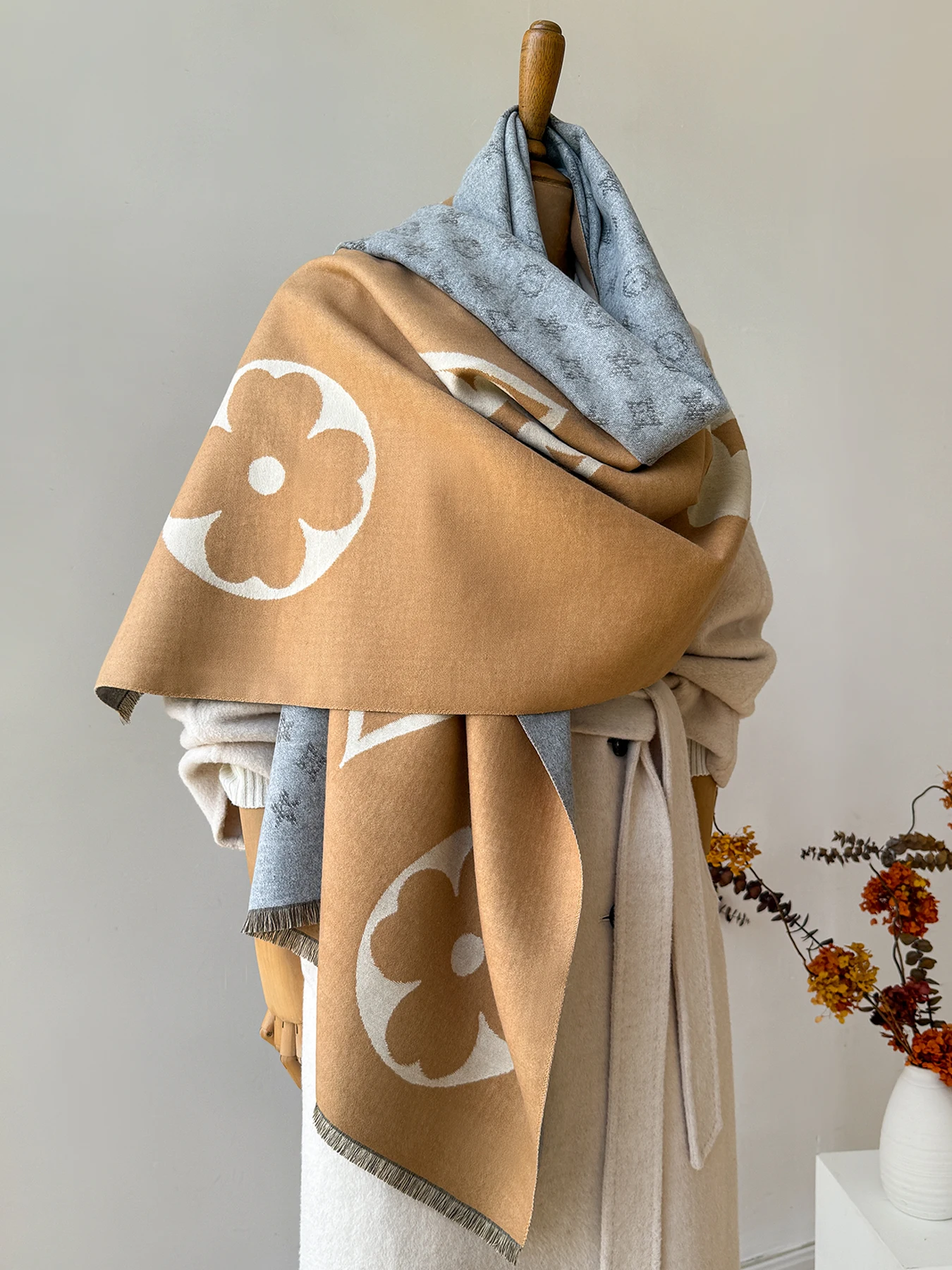 Women's Autumn Winter Faux Cashmere Shawl Warm Jacquard Scarf Versatile Blanket Use Neck Protection New Style