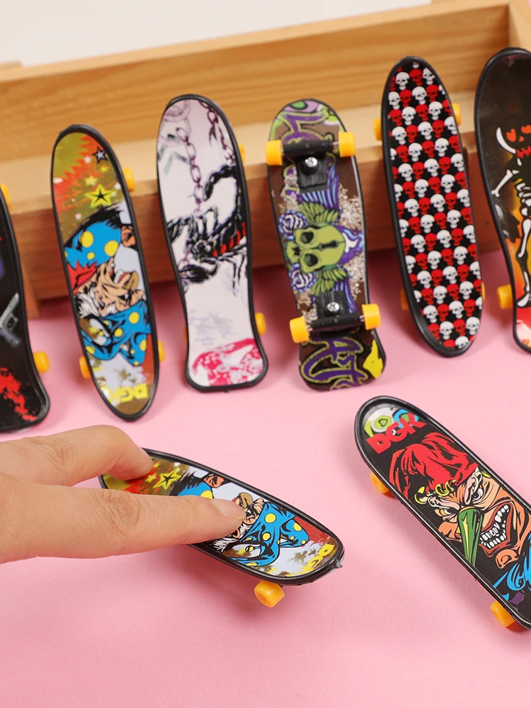 

Plastic Finger Skateboard Game Toys for Kids, Birthday Party Favors, Pinata Stuffers, Boys and Girls, Guest Gifts, 10 Pieces
