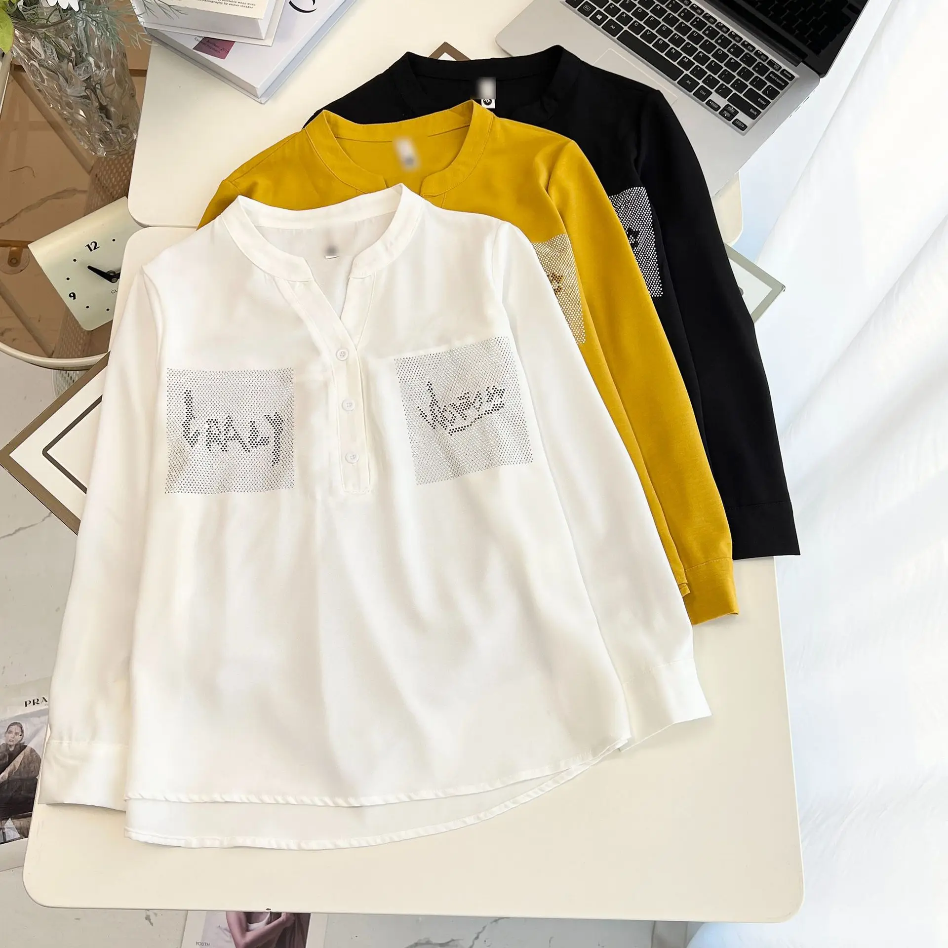 Plus Size Women's Blouses 2025 Autumn New Style Elegant Hot Diamond V-neck Long Sleeved Shirt 2517