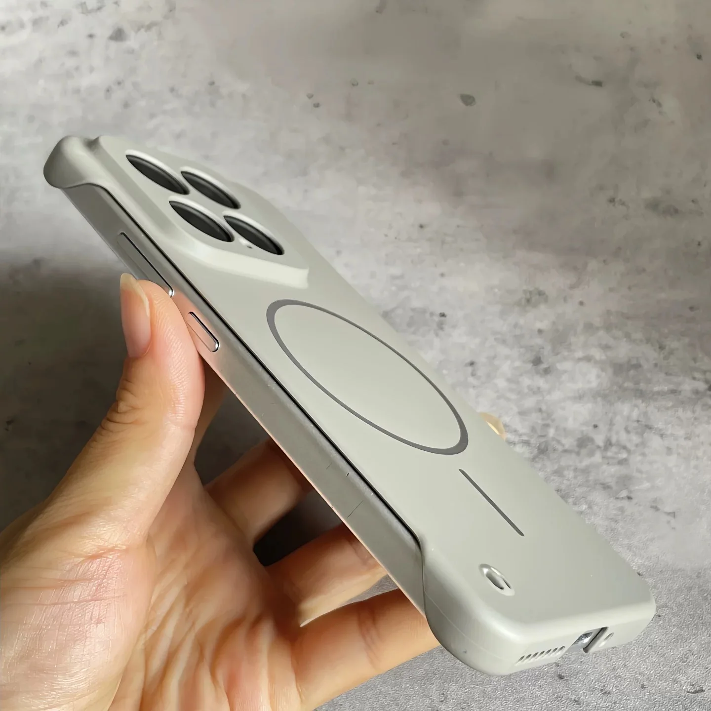 Sleek Frameless Magnetic Case with MagSafe Compatibility - Durable Hard PC Cover