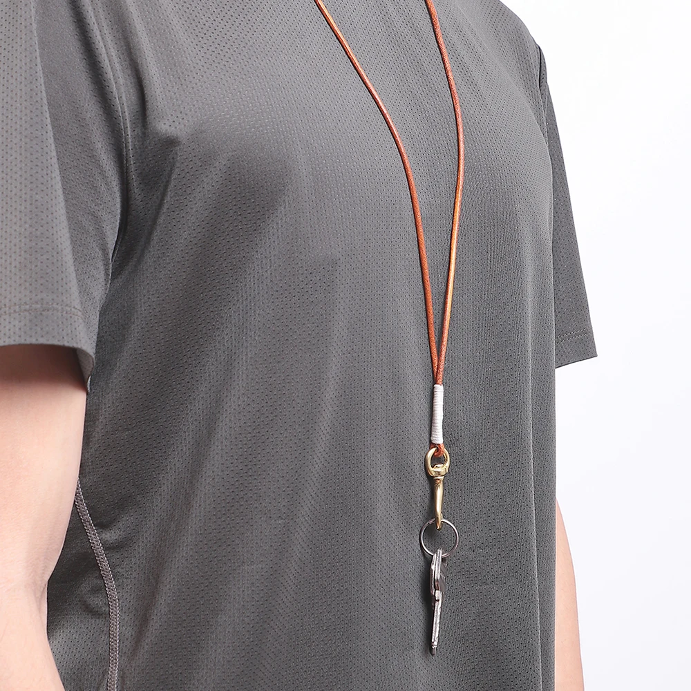 Mountaineering buckle genuine leather keychain men's anti loss rope detachable vegetable tanned leather chest tag hanging rope