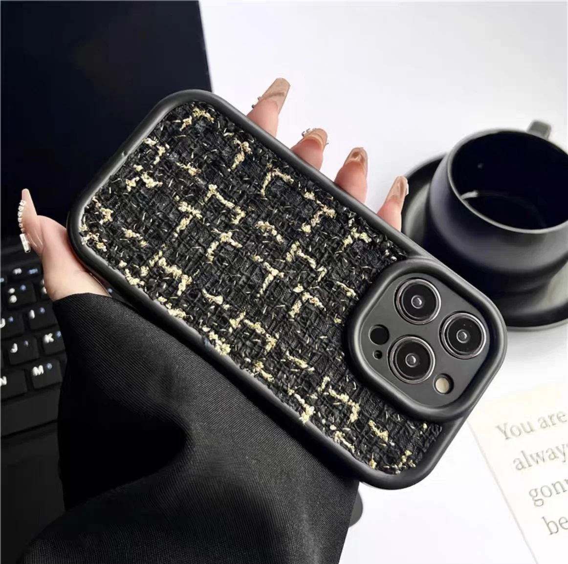 Custodia per telefono in tessuto peloso invernale in peluche per iPhone 15 14 11 12 13 Pro Max Estetica Fuzzy Lattice Stile Coreano Morbido_voghion.com