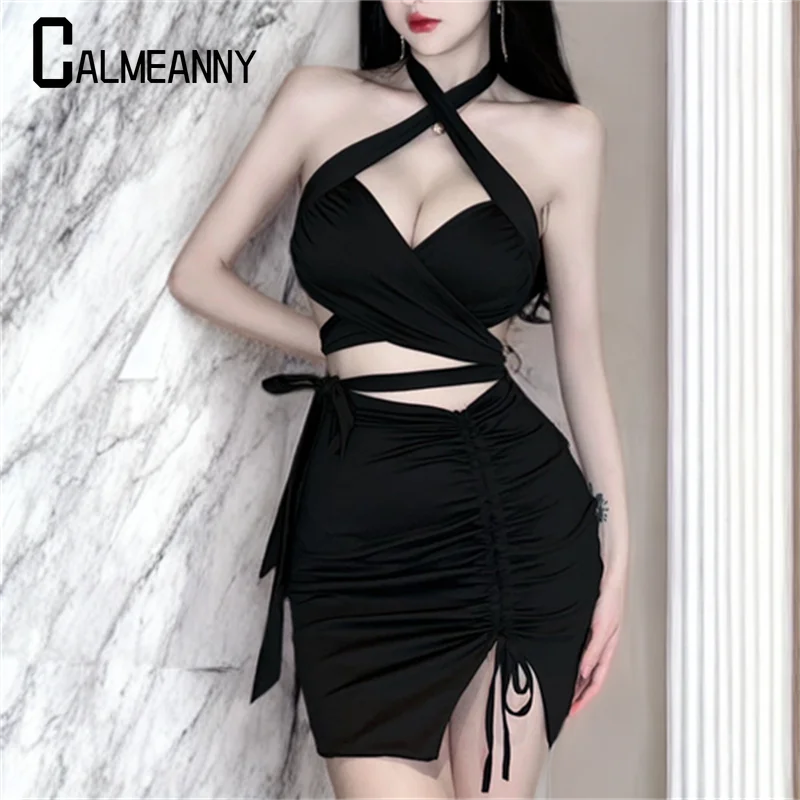 

Женское ажурное платье с V-образным вырезом и открытой спиной