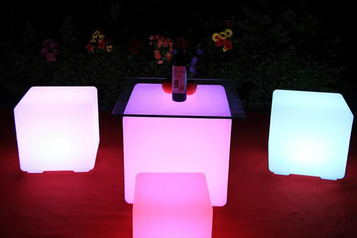 

15%, светодиодный кубический перезаряжаемый беспроводной декоративный светящийся стул с 7 цветами, дистанционным управлением, 35x35x35 см