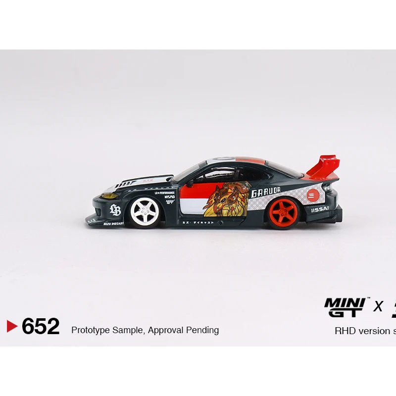 MINIGT 1:64 LB-Super Silhouette S15 SILVIA Garuda alloy car model