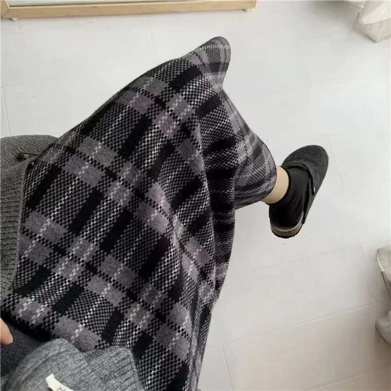 

Thickened Retro Plaid Knitted Woolen Midi Skirt for Women 2023 Autumn Winter Fashionable Step Skirt with Hip Package
