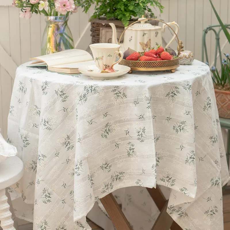 Charming Daisy Floral Cotton Tablecloth - Elegant Rectangular Cover for Dining and Wedding Decor
