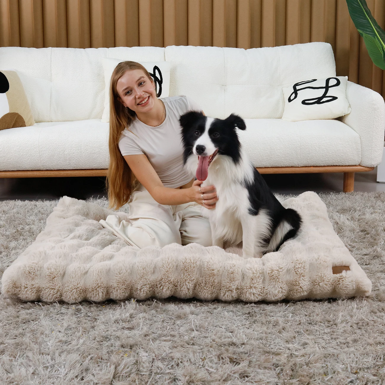 Ultra-Soft Plush Calming Pet Bed 2