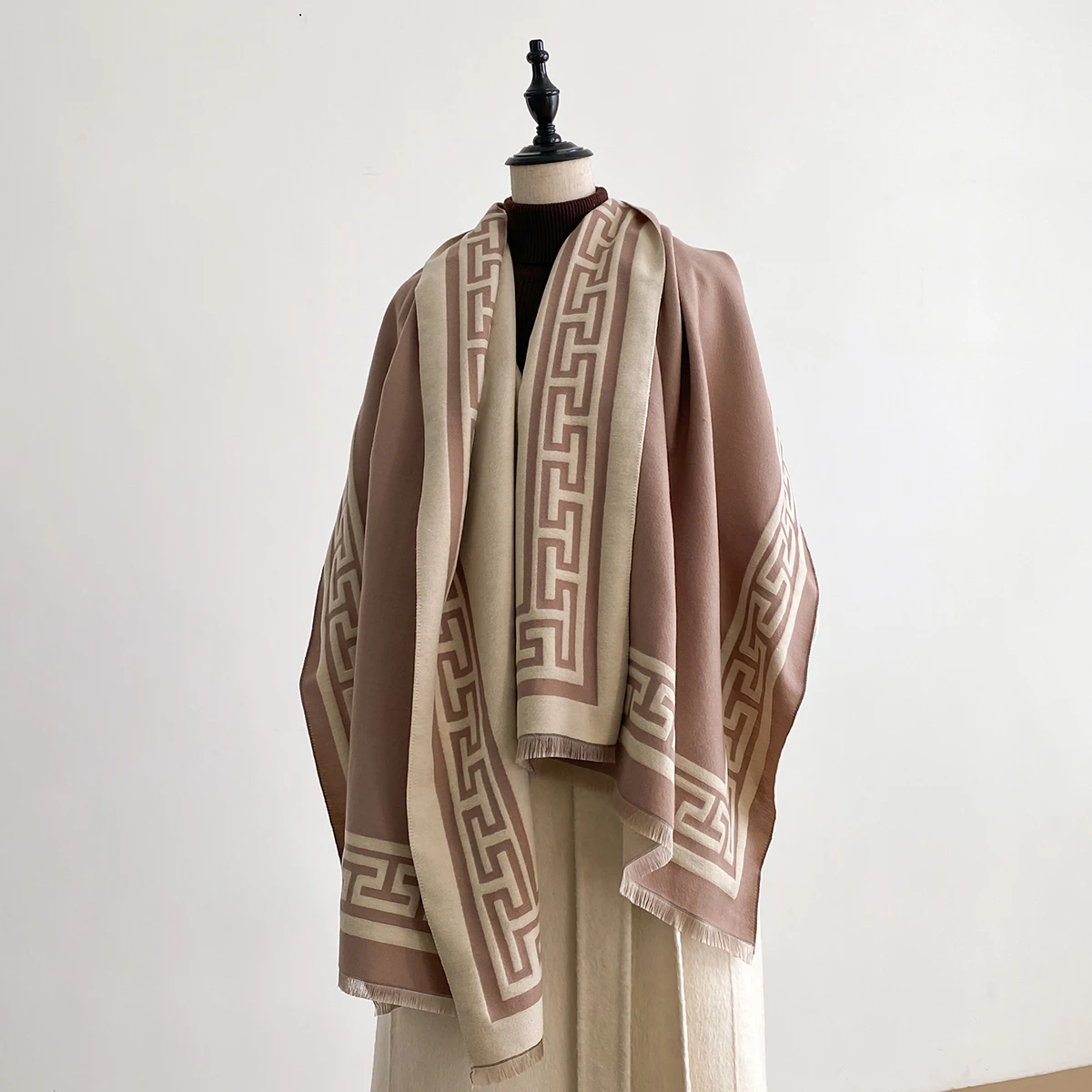 New Brand Elegance Two-Sided Print Scarf Soft Warm Fringe Pashmina Shawl Autumn and Winter Outdoor Coldproof Windproof Blanket