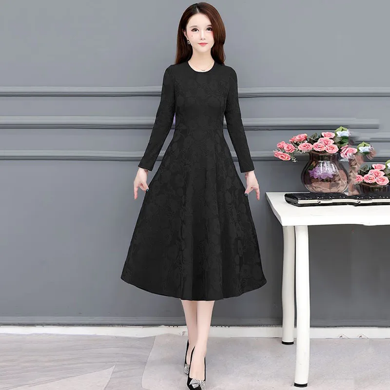 

Vintage Temperament Elegant Dress 2024 Autumn Winter Fashion Long Sleeve Slim Waist A-Line Dress Female Velvet Jacquard Skirt