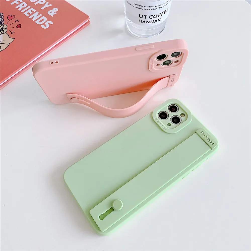 

Wristband Stand Holder Phone Case For iPhone 8 7 Plus X XR XS max Light Thin Silicone Cover For iPhone 11 12 13 14 Pro Max Funda