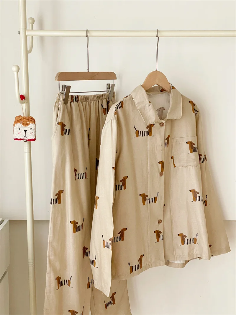 Pigiama da donna con bassotto, camicia a maniche lunghe e pantaloni
