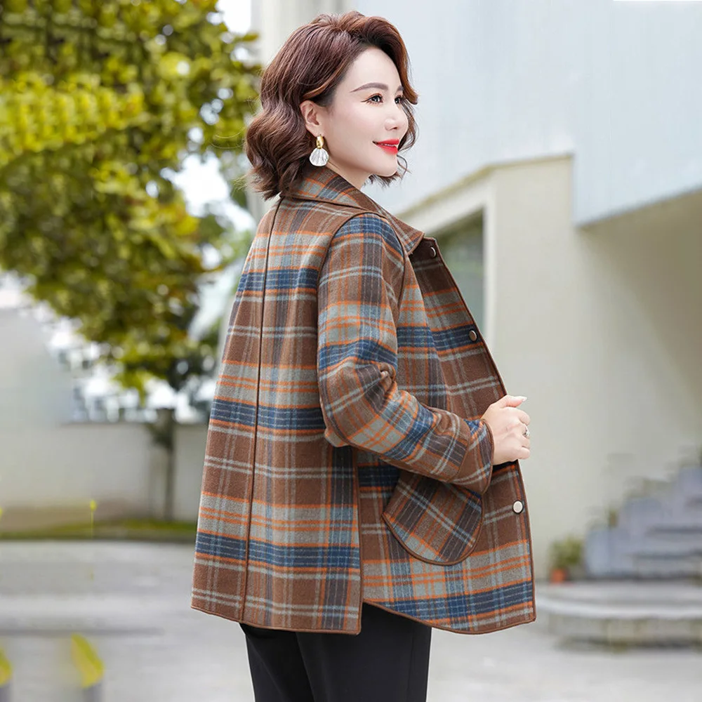 Autumn Fashion Age-reducing Ladies Short Double-sided Woolen Coat Middle-aged And Elderly Spring And Autumn Plaid Woolen Coat .
