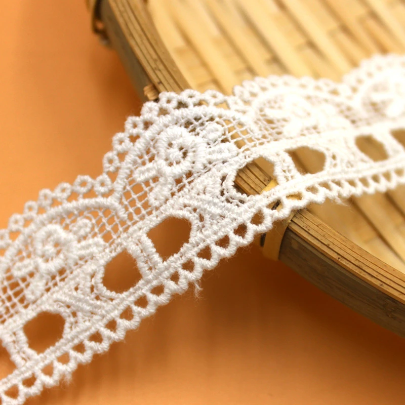 Lace Accessories 3Yards/Lot Width 3cm White Beige Color Lace Trim Water Soluble Embroidery Cotton Lace DIY Fabric Clothing Accessories