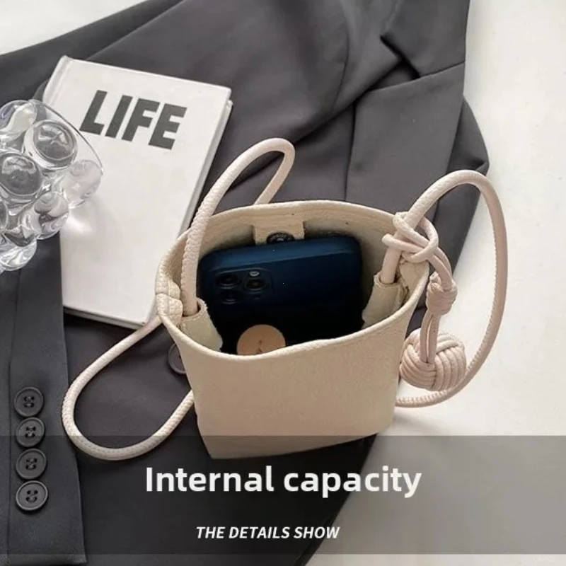 Women Leather Small Crossbody Bag Designer Cell Phone Bag Lightweight Fashion Shoulder Bag Ladies Travel Purse