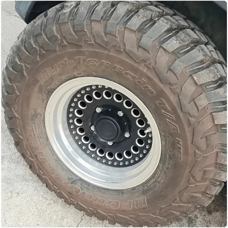 Suzuki Jimny Rear Wheel Hub Cover - Original Replacement Exterior Accessory